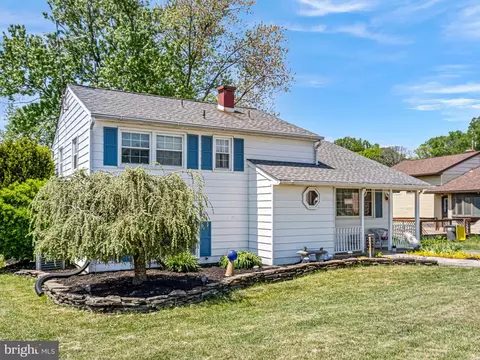 2207 Canora Dr, Wilmington, DE 19808