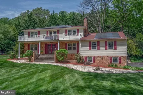 16 Flint Rd, Newark, DE 19711