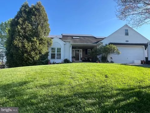 248 Flagstone Dr, Newark, DE 19702