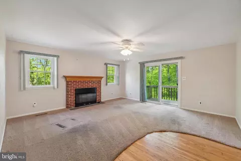 Living - 32 Blue Jay Dr, Newark, DE 19713 photo 3 of 3