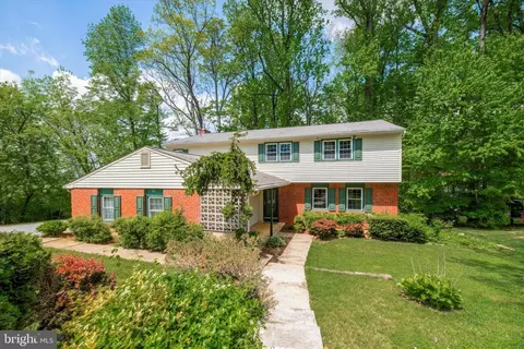 32 Blue Jay Dr, Newark, DE 19713