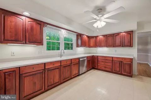Kitchen - 32 Blue Jay Dr, Newark, DE 19713 photo 1 of 3