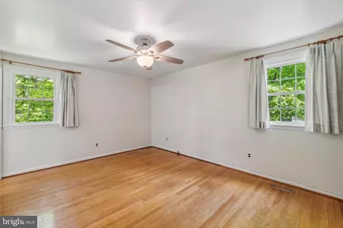 Bedroom - 32 Blue Jay Dr, Newark, DE 19713 photo 8 of 9