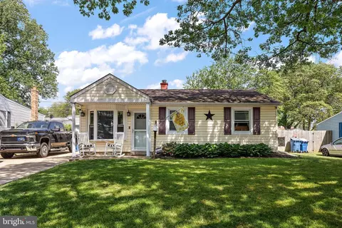 709 Moores Ln, New Castle, DE 19720
