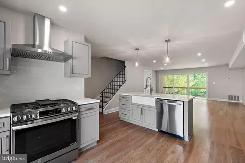 21 Ridgeway Sq, Wilmington, DE 19810