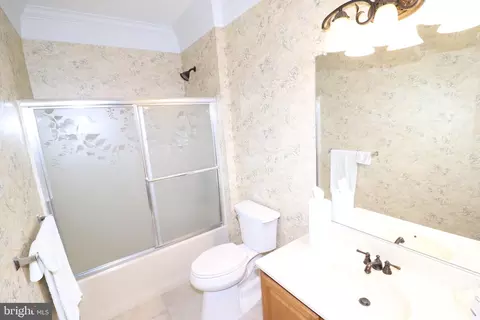 Bath - 18 Spring Arbor Dr, Middletown, DE 19709 photo 1 of 4