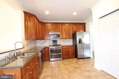 Kitchen - 18 Spring Arbor Dr, Middletown, DE 19709 photo 2 of 2