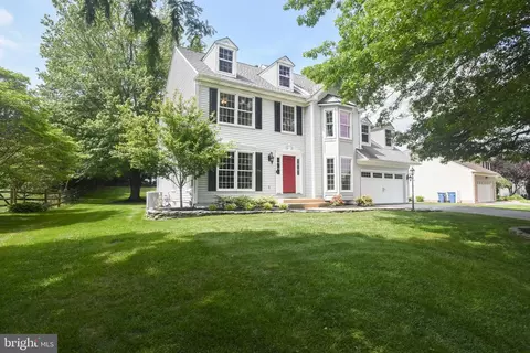 25 Somerset Ln, Newark, DE 19711