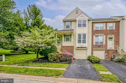 876 N Waterford Ln, Wilmington, DE 19808