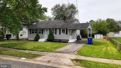4 Merion Rd, Newark, DE 19713