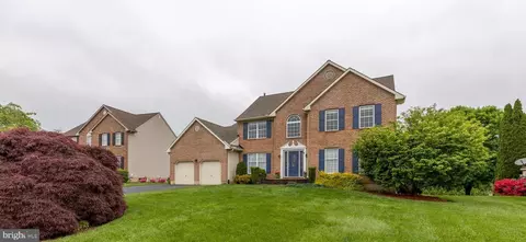 15 Beacon Ln, Newark, DE 19711