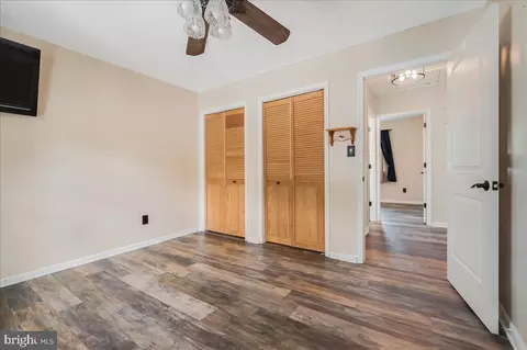 Entry Way - 146 Melodic Dr, Newark, DE 19713 photo 4 of 5