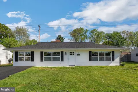 42 Kenmar Dr, Newark, DE 19713