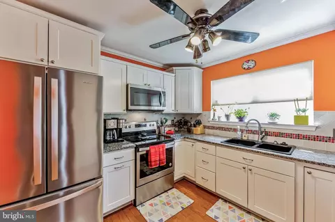 305 Lynley Ln, Newark, DE 19711