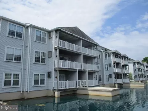 2206 Waters Edge Dr #47, Newark, DE 19702
