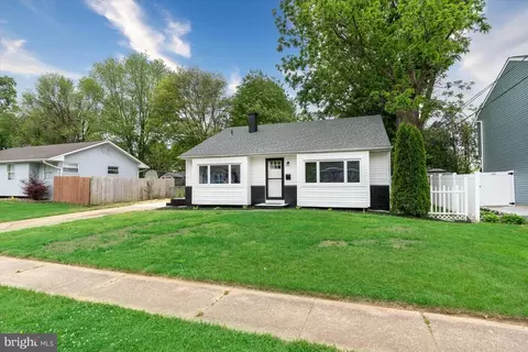 14 Anderson Rd, Newark, DE 19713