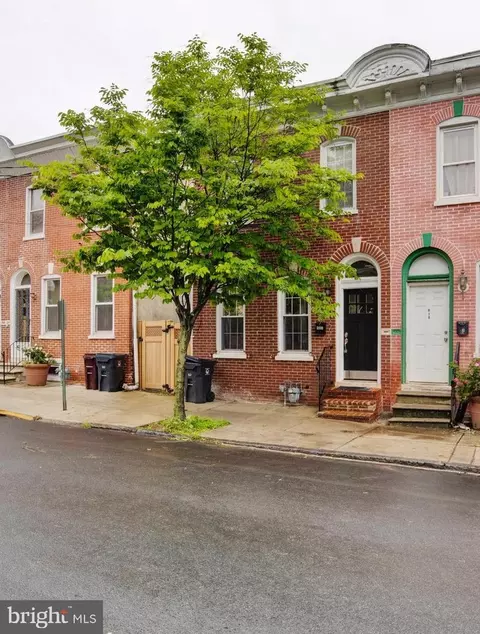 820 N Monroe St, Wilmington, DE 19801