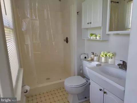 Bath - 103 Pine Valley Dr, Middletown, DE 19709 photo 1 of 6
