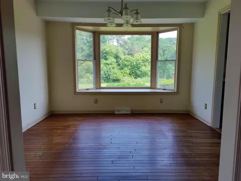 Living - 103 Pine Valley Dr, Middletown, DE 19709 photo 3 of 3