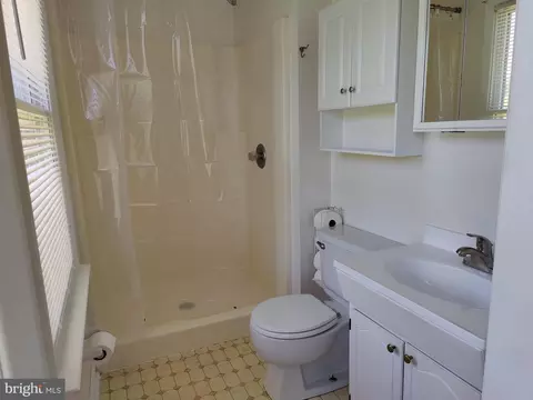 Bath - 103 Pine Valley Dr, Middletown, DE 19709 photo 4 of 6