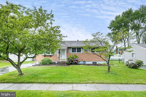 19 Farragut Ln, New Castle, DE 19720