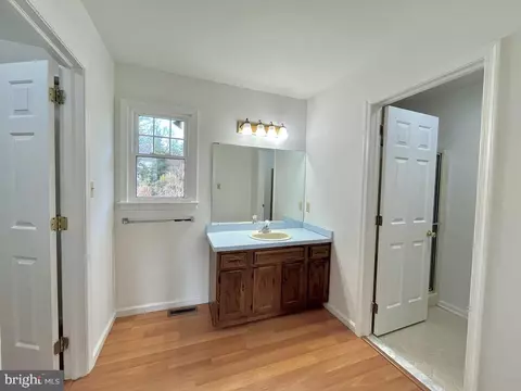 Entry Way - 5 Slashpine Cir, Hockessin, DE 19707 photo 2 of 2