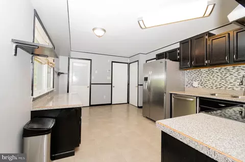 Entry Way - 16 Tarcote Ct, Newark, DE 19702 photo 1 of 2