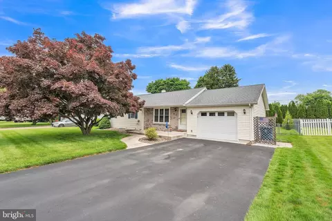 13 Croyden Rd, Newark, DE 19702