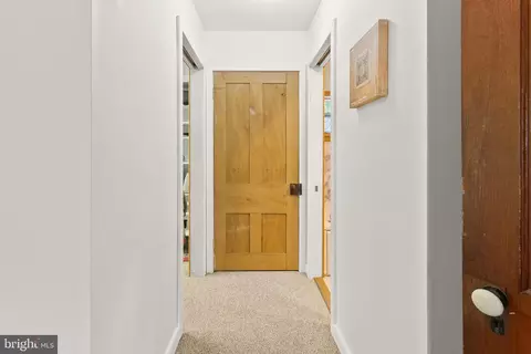 Entry Way - 2124 Graves Rd, Hockessin, DE 19707 photo 7 of 13