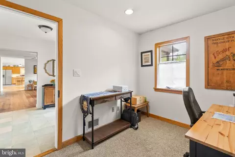 Entry Way - 2124 Graves Rd, Hockessin, DE 19707 photo 6 of 13