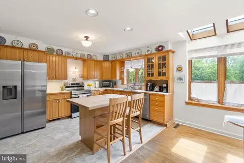 Kitchen - 2124 Graves Rd, Hockessin, DE 19707 photo 3 of 6