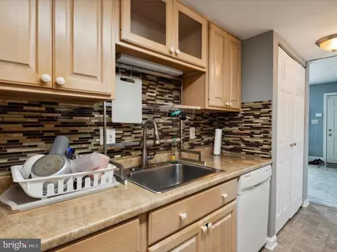 Kitchen - 2 Sunny Bend Dr, Newark, DE 19702 photo 1 of 2