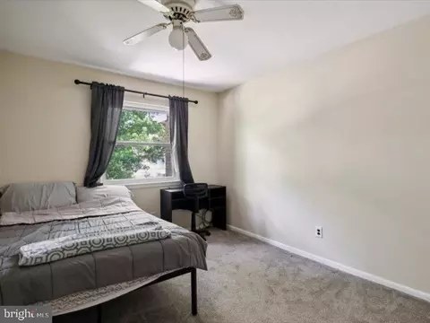 Bedroom - 2 Sunny Bend Dr, Newark, DE 19702 photo 1 of 3