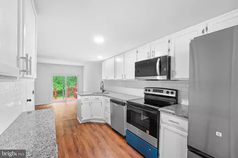 Entry Way - 4 Mahopac Dr, Bear, DE 19701 photo 2 of 8