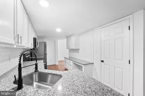 Entry Way - 4 Mahopac Dr, Bear, DE 19701 photo 3 of 8