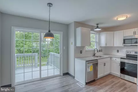 186 Amberfield Ln, Newark, DE 19702