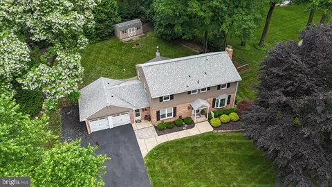 10 Arthur Dr, Hockessin, DE 19707