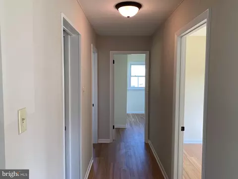 Entry Way - 10 Brookbend Dr, Newark, DE 19713 photo 2 of 2