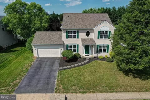 9 Silver Lake Dr, Middletown, DE 19709