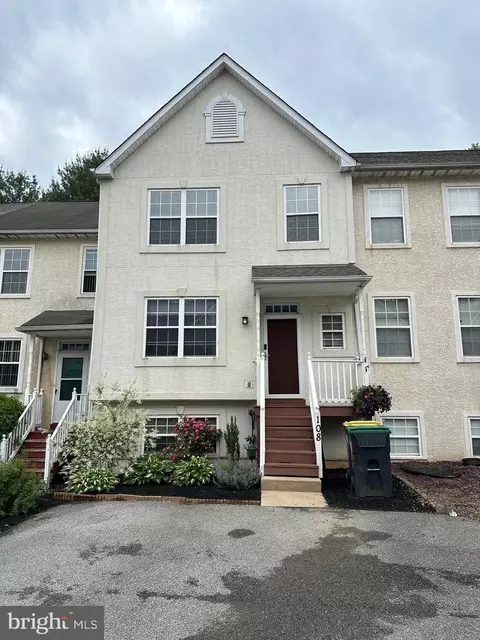 108 Richards Ln, Newark, DE 19711