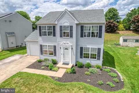 15 Birchgrove Rd, Newark, DE 19702