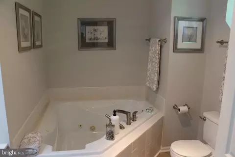 Bath - 43 Mahopac Dr, Bear, DE 19701 photo 2 of 4