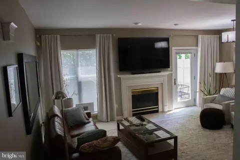 Living - 43 Mahopac Dr, Bear, DE 19701 photo 1 of 1