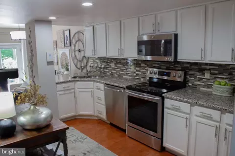 Kitchen - 43 Mahopac Dr, Bear, DE 19701 photo 1 of 2