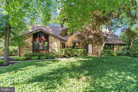 112 Hitching Post Dr, Wilmington, DE 19803