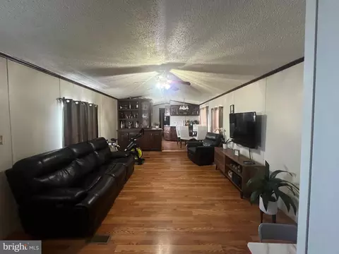 214 Holly Ct, Bear, DE 19701 photo 2