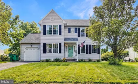 266 E Flagstone Dr, Newark, DE 19702
