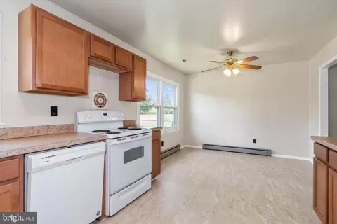 821 Broadfield Dr, Newark, DE 19713 photo 11