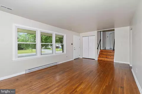 821 Broadfield Dr, Newark, DE 19713 photo 6
