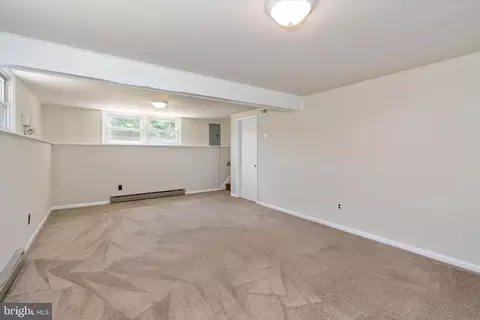 821 Broadfield Dr, Newark, DE 19713 photo 23